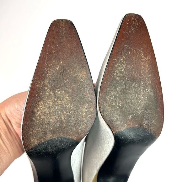 Stuart Weitzman Silver Fabric Pumps US 7,5 - Picture 11 of 15